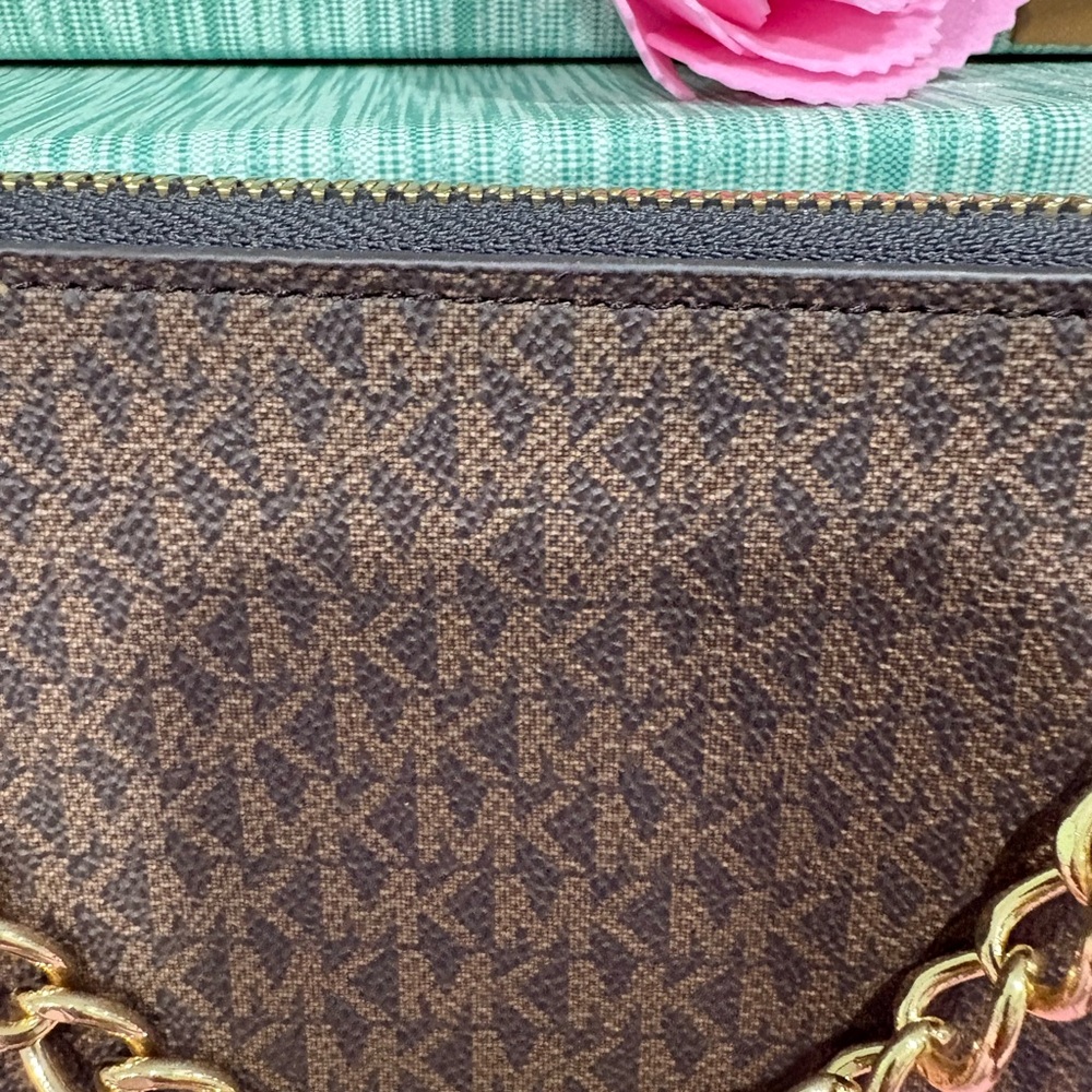 Michael Kors Brown Travel Bag with Gold Chain - Picture 4 of 6